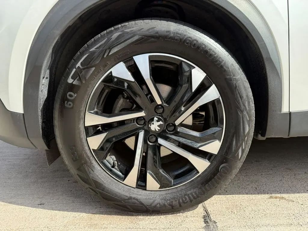 Peugeot 2008 130 Eat8 1.2 Aut año 2022