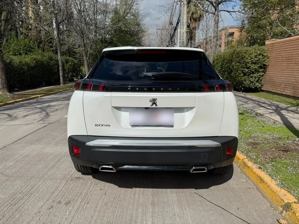 Peugeot 2008 130 Eat8 1.2 Aut año 2022