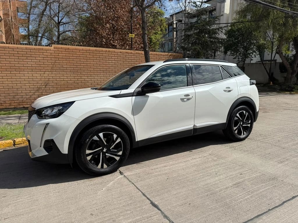 Peugeot 2008 130 Eat8 1.2 Aut año 2022