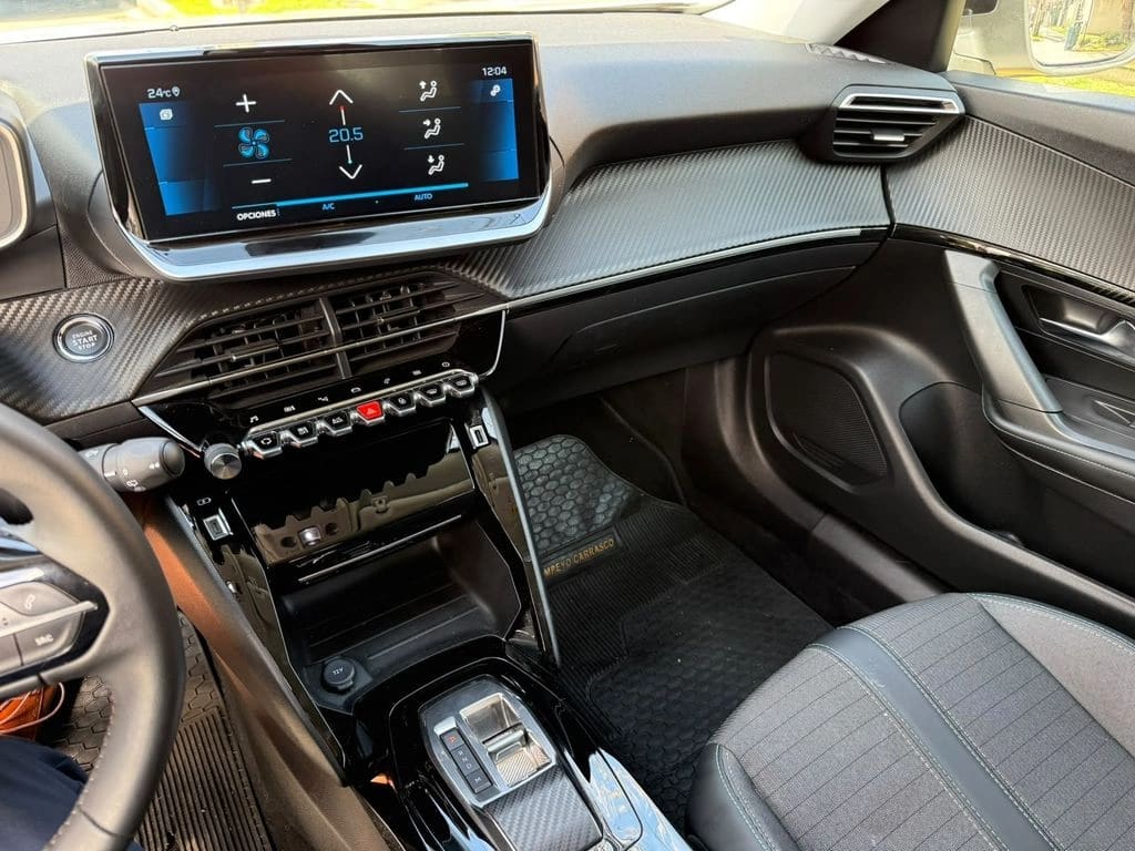 Peugeot 2008 130 Eat8 1.2 Aut año 2022