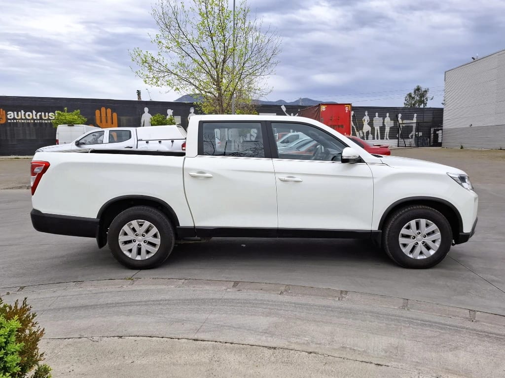 Ssangyong Grand Musso Grand Musso 2.2 4x2 Mt Full-Ql612 año 2023