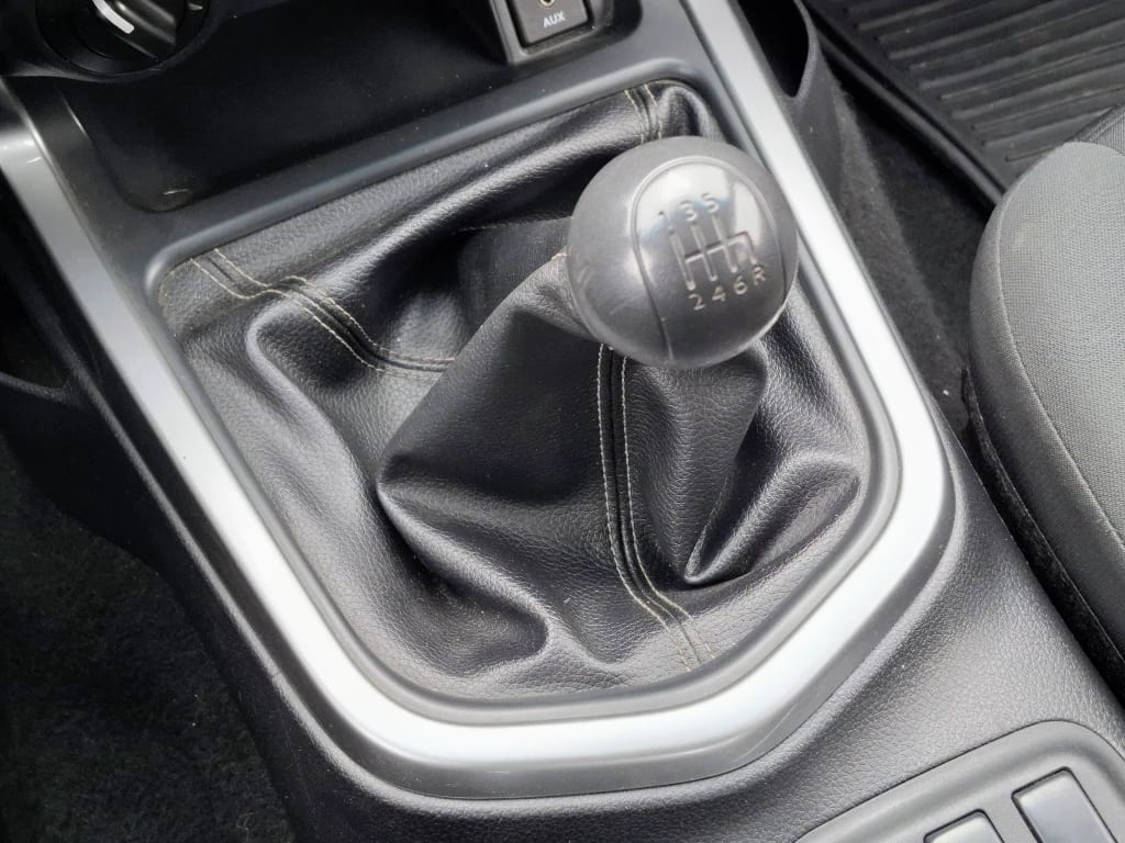 Nissan Navara Navara Dc 4x4 2.3 Tdi Se año 2023