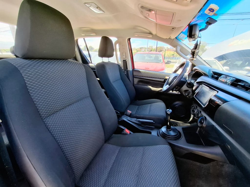 Toyota Hilux Hilux Dc 4x4 2.4 D Dx Mt año 2024