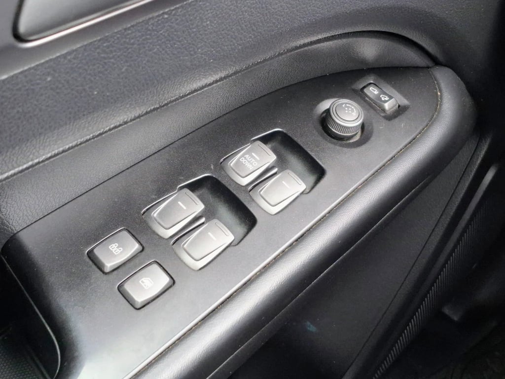 Ssangyong Grand Musso Grand Musso 2.2 4x2 Mt Full-Ql612 año 2023