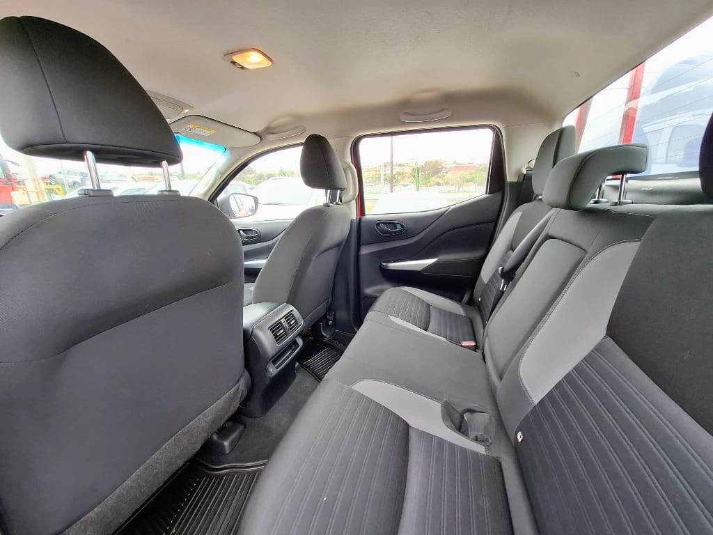 Nissan Navara Navara Dc 4x4 2.3 Tdi Se año 2023