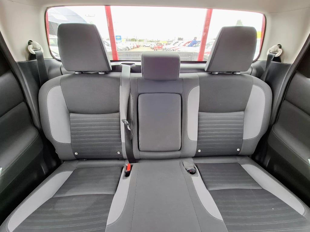 Nissan Navara Navara Dc 4x4 2.3 Tdi Se año 2023