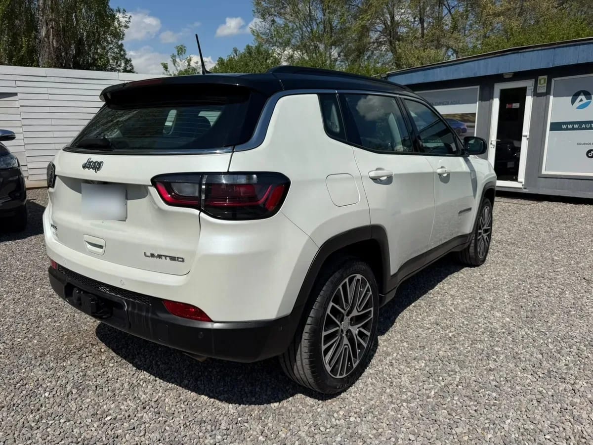JEEP COMPASS  año 2024