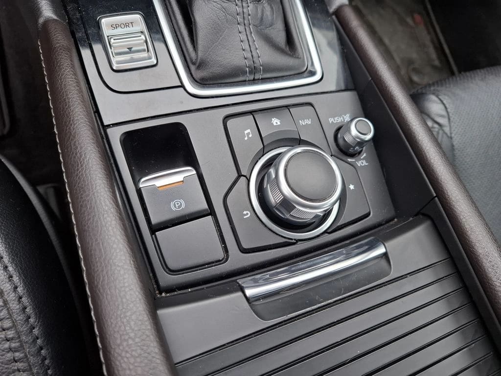 Mazda 3 Sport 2.5 Gt Sport 4x2 Hb Audio Bose 6at 5p año 2018