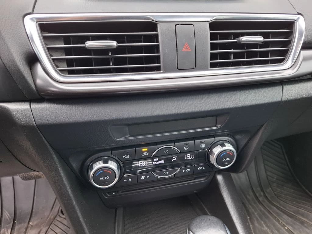 Mazda 3 Sport 2.5 Gt Sport 4x2 Hb Audio Bose 6at 5p año 2018
