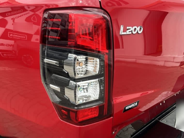 Mitsubishi L200 2.4 Td Work Cr Wf Mt 4x2 Diesel año 2022