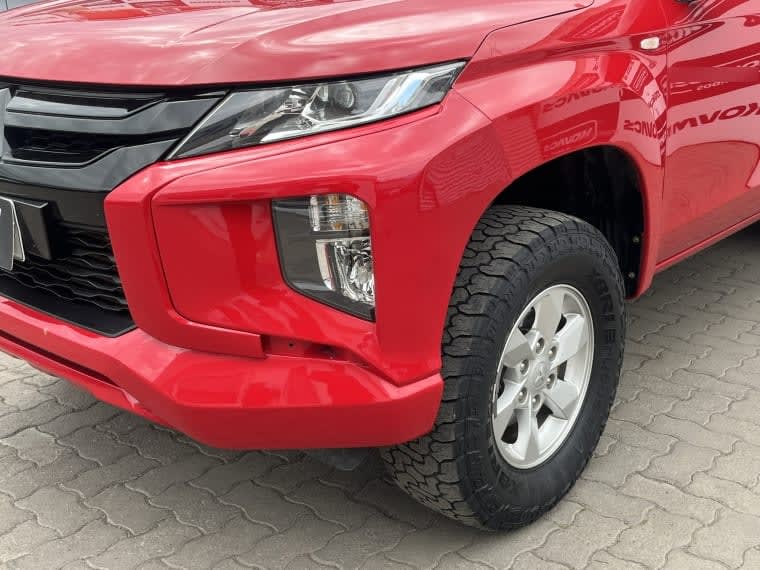 Mitsubishi L200 2.4 Td Work Cr Wf Mt 4x2 Diesel año 2022