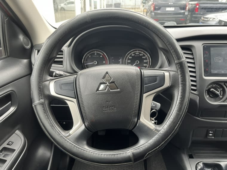 Mitsubishi L200 2.4 Td Work Cr Wf Mt 4x2 Diesel año 2022