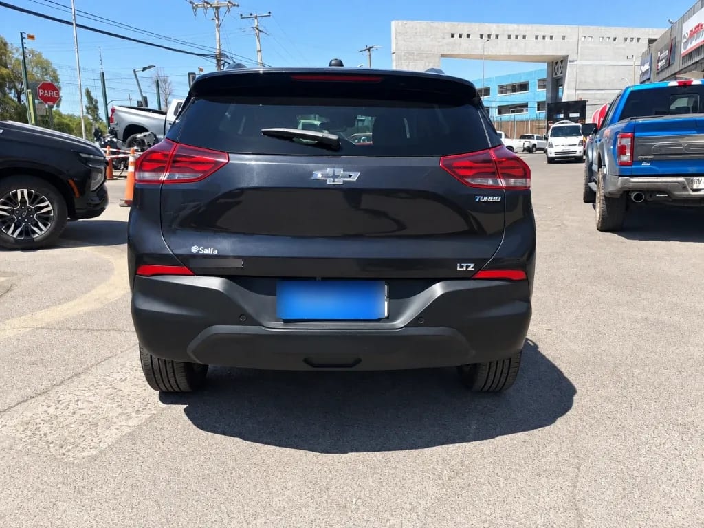 Chevrolet Tracker 1.2t Ltz R 4x2 At 5p año 2025
