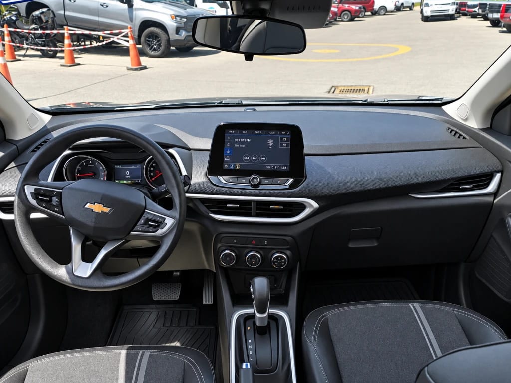 Chevrolet Tracker 1.2t Ltz R 4x2 At 5p año 2025