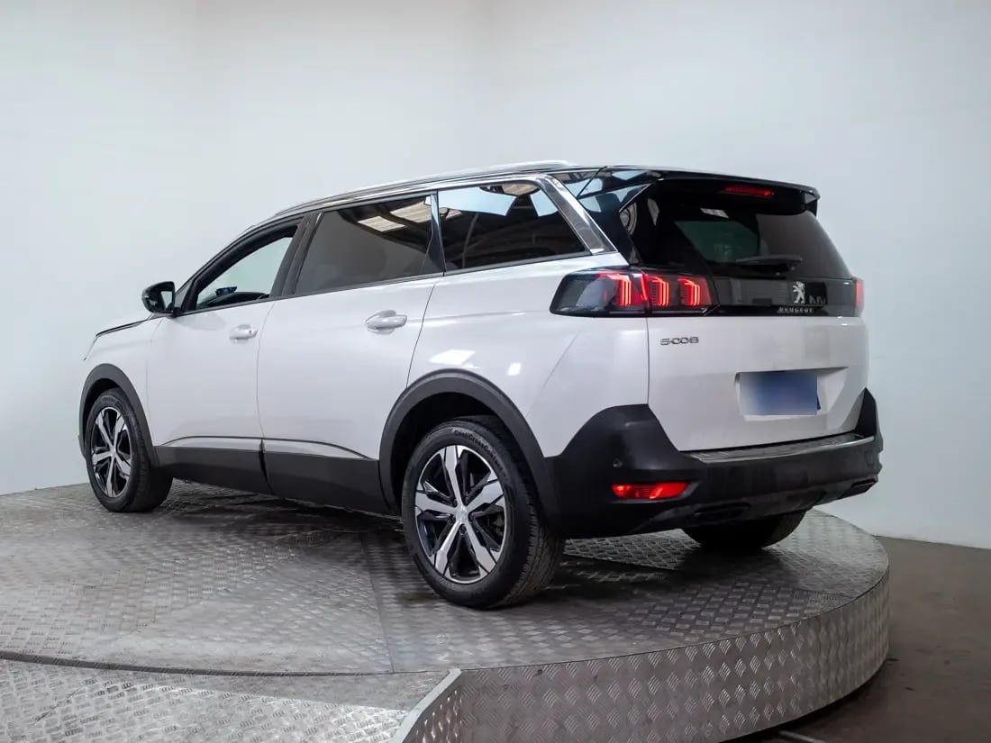 Peugeot 5008 1.5 Allure Bluehdi 130 At Diesel año 2024