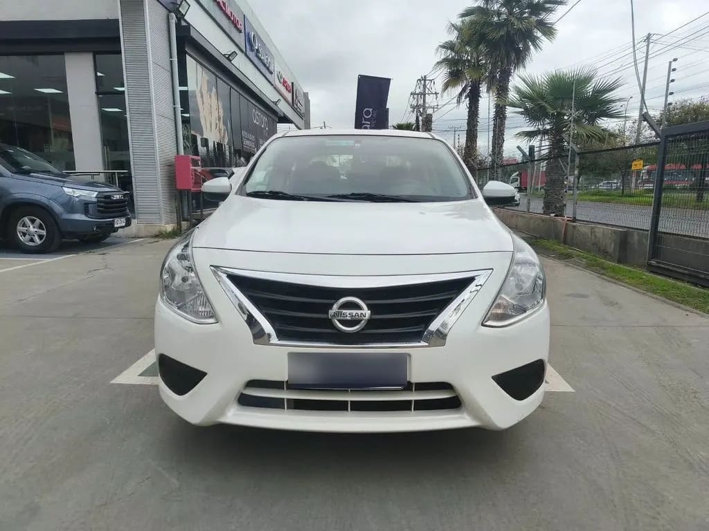 Nissan Versa Sense 1.6 At año 2021
