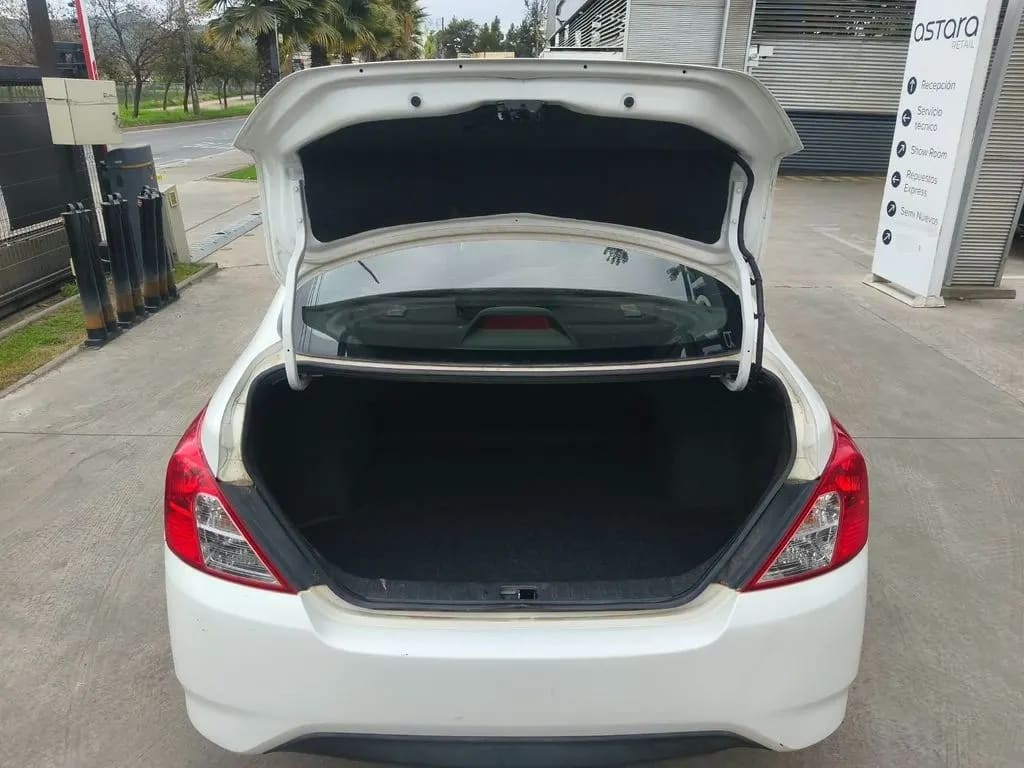 Nissan Versa Sense 1.6 At año 2021