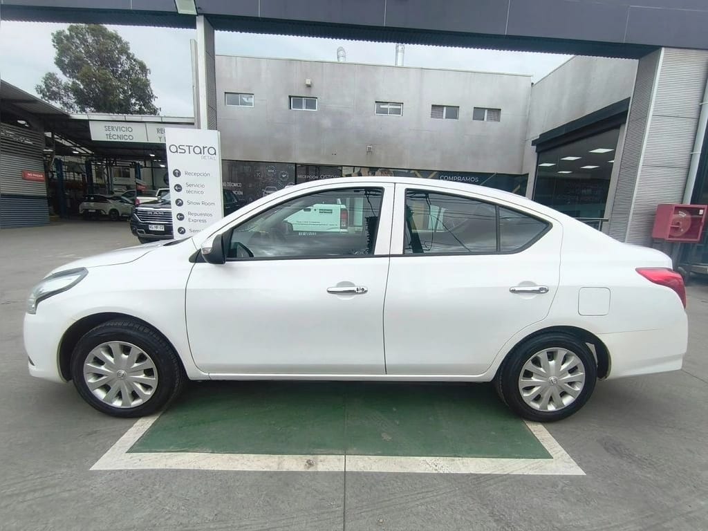 Nissan Versa Sense 1.6 At año 2021
