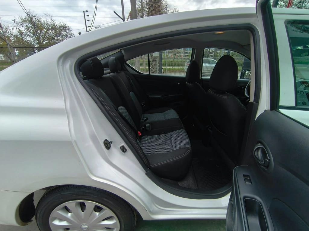 Nissan Versa Sense 1.6 At año 2021