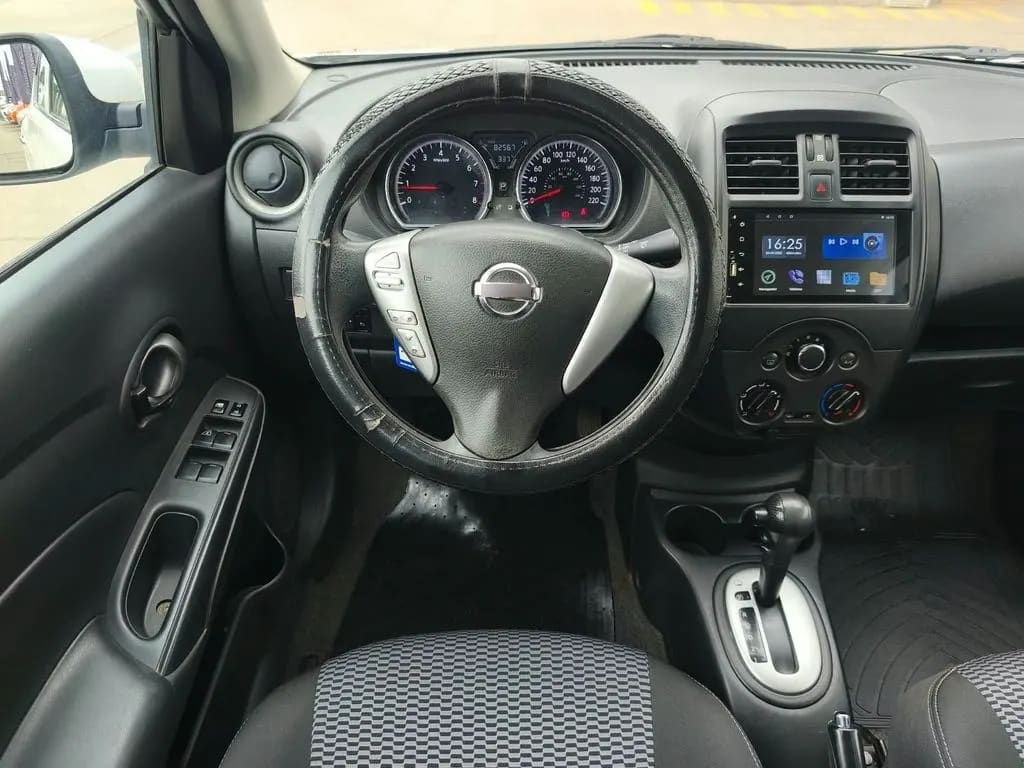Nissan Versa Sense 1.6 At año 2021