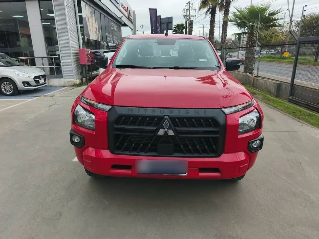 Mitsubishi L200 Katana Xrt 2.4 Mt 4x4 año 2024
