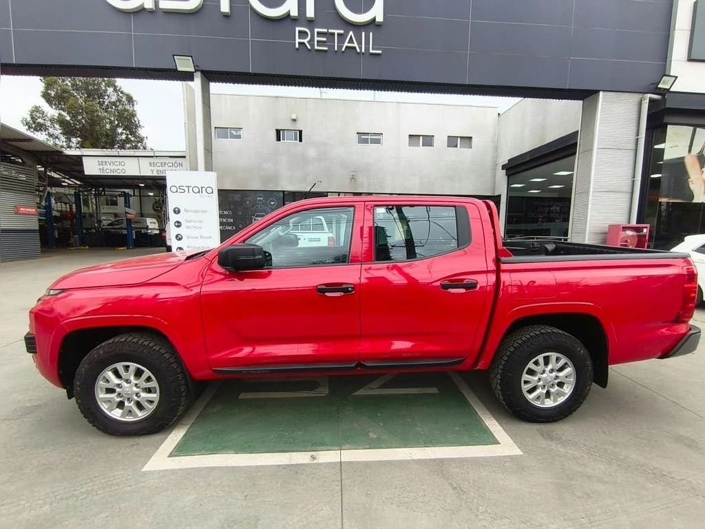 Mitsubishi L200 Katana Xrt 2.4 Mt 4x4 año 2024
