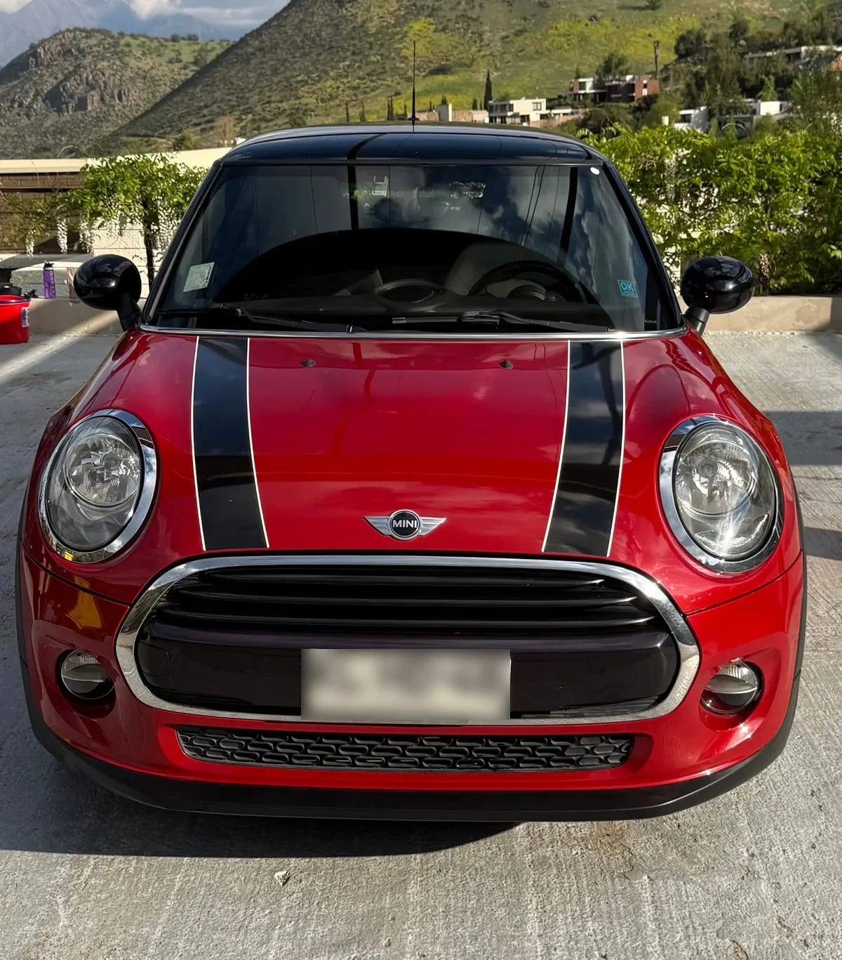 MINI F56 1.5 Black Mt año 2018