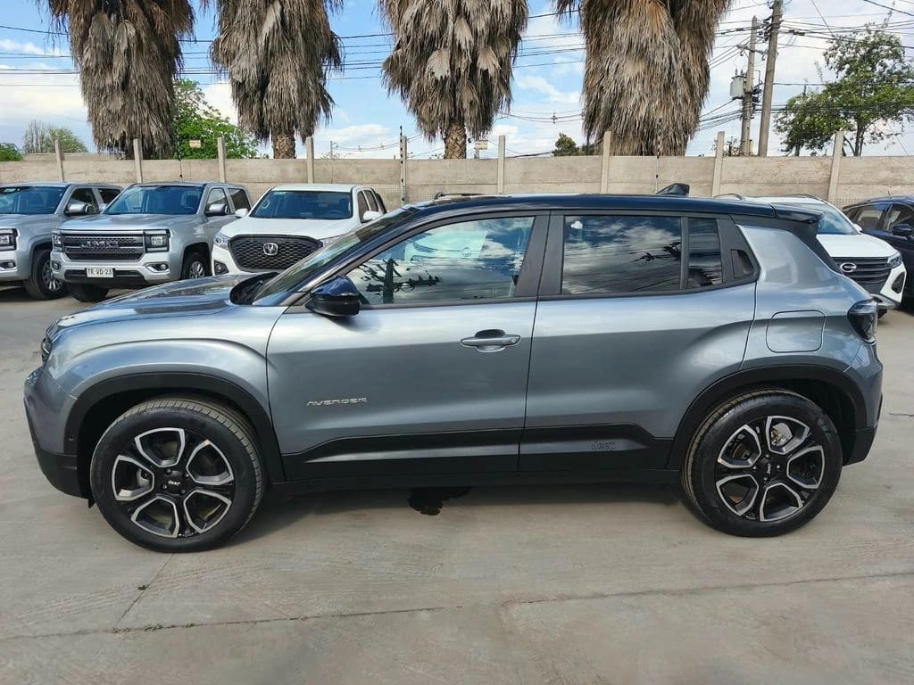 Jeep Avenger Summit 1.2 Hev año 2025