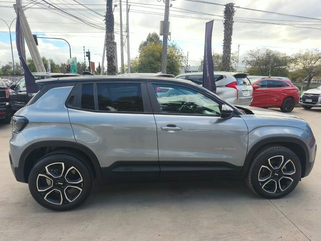 Jeep Avenger Summit 1.2 Hev año 2025
