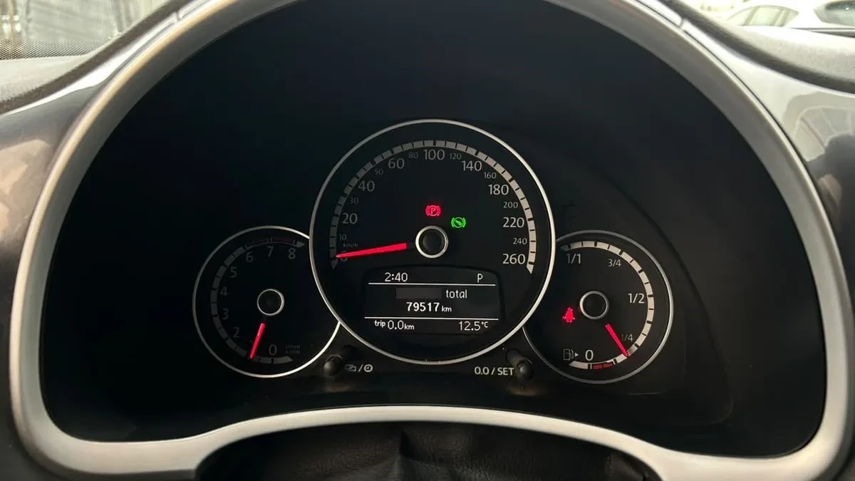 Volkswagen Beetle 1.4 Design 4x2 At 3p año 2015