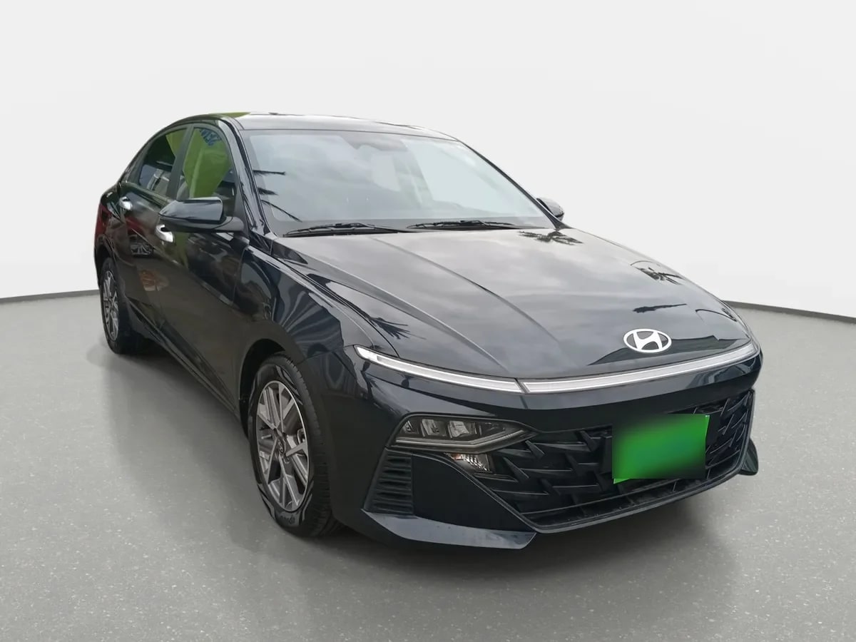 Hyundai Accent 1.5 Desing 4x2 At 4p año 2025