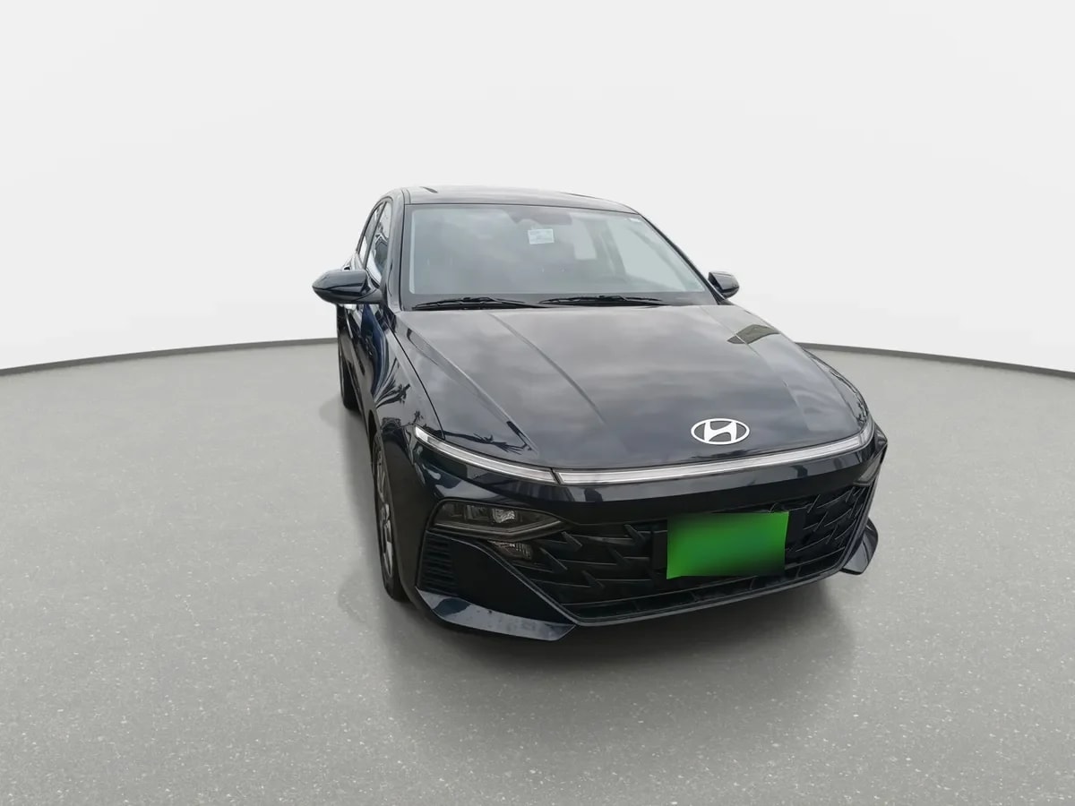 Hyundai Accent 1.5 Desing 4x2 At 4p año 2025