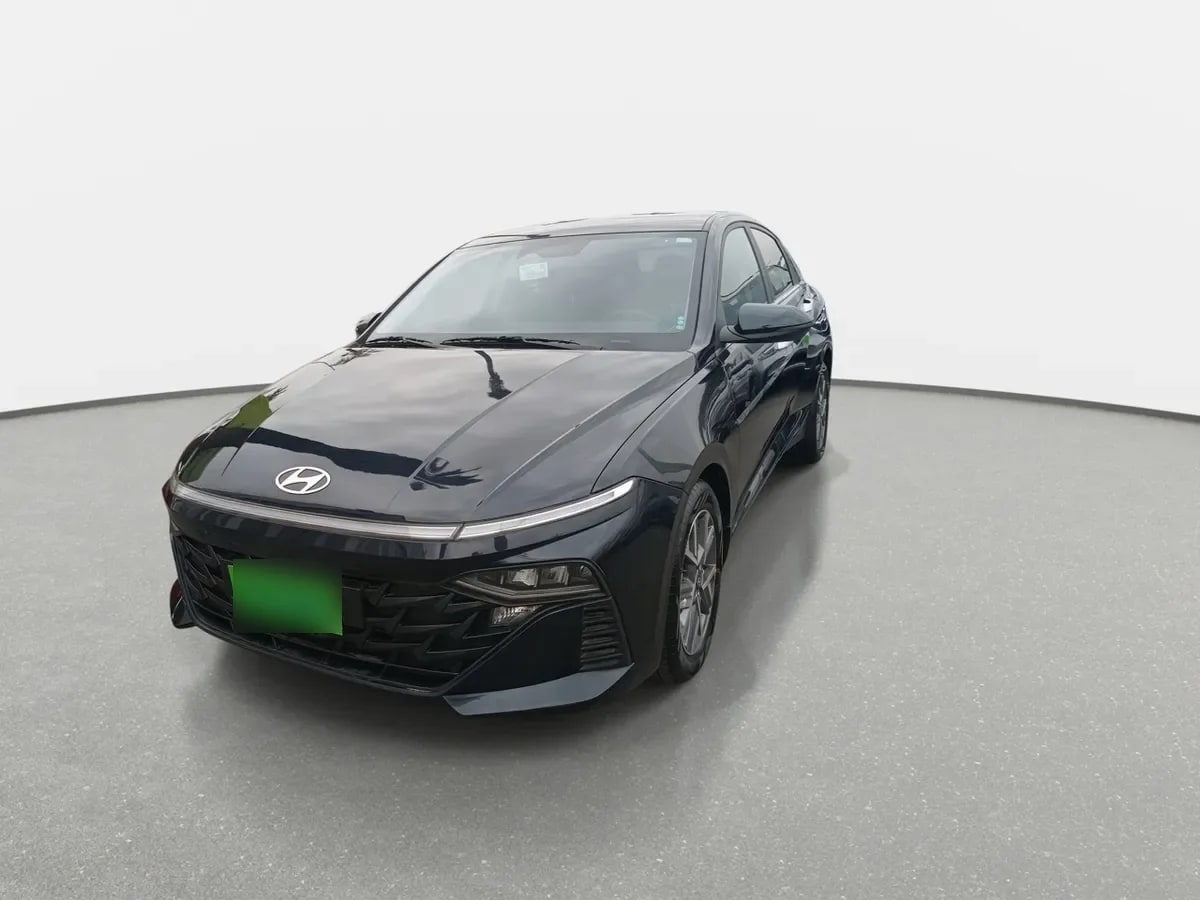 Hyundai Accent 1.5 Desing 4x2 At 4p año 2025