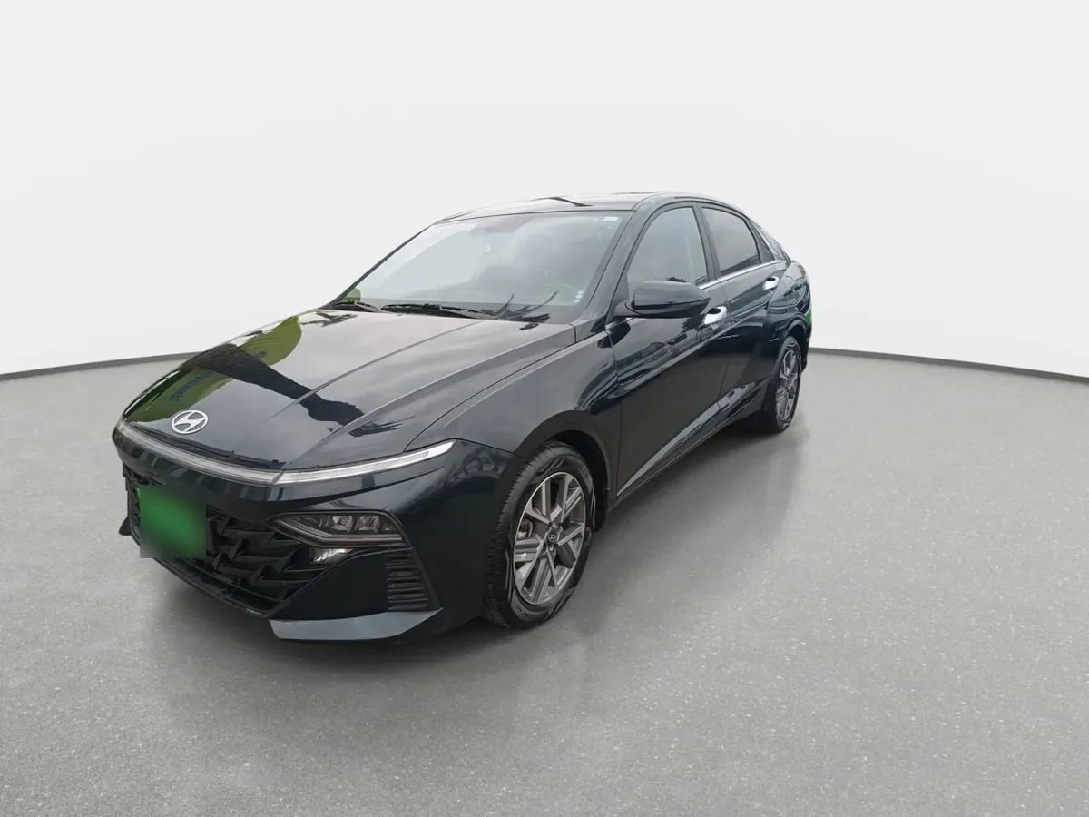 Hyundai Accent 1.5 Desing 4x2 At 4p año 2025