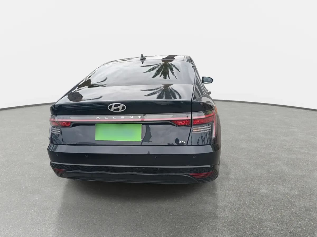 Hyundai Accent 1.5 Desing 4x2 At 4p año 2025