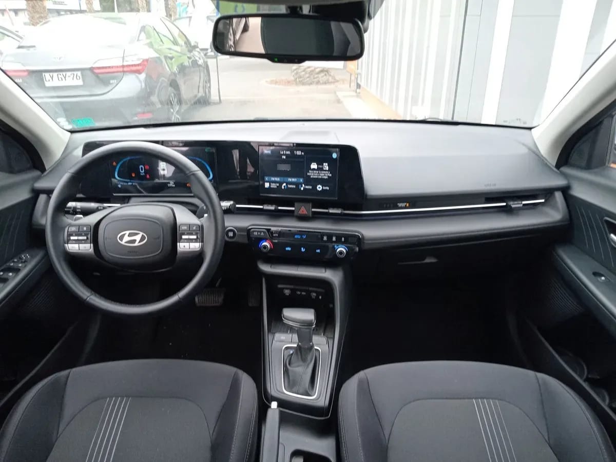 Hyundai Accent 1.5 Desing 4x2 At 4p año 2025