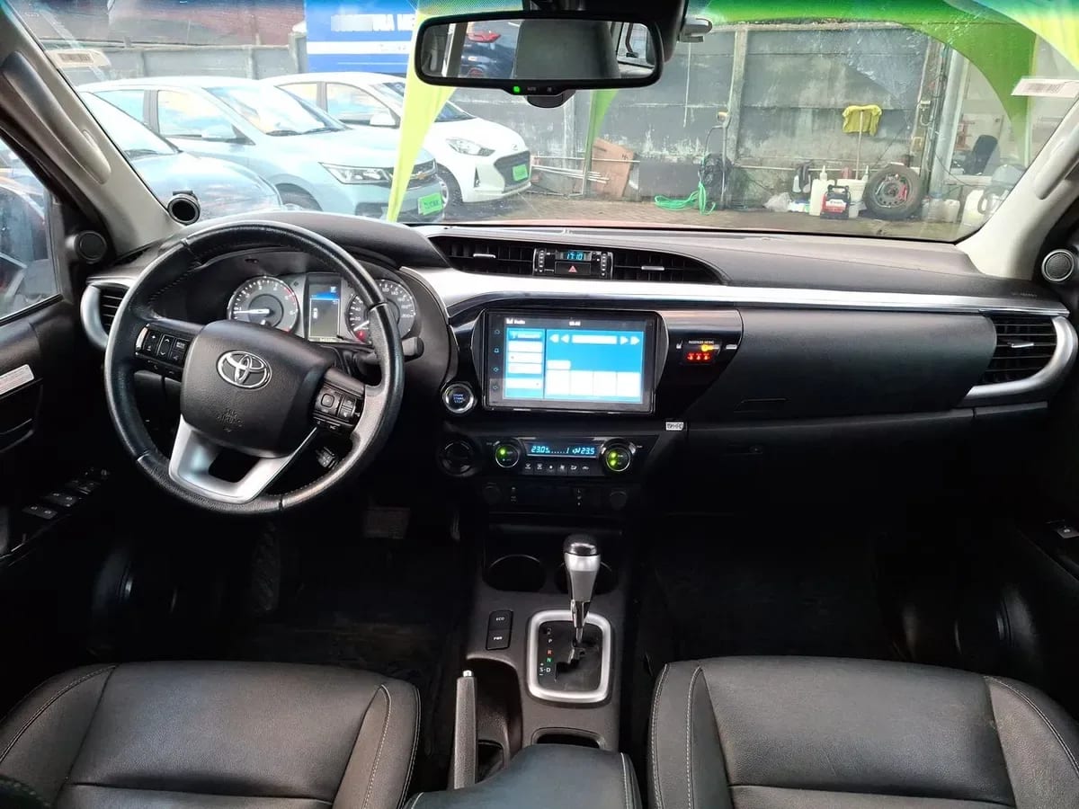 Toyota Hilux 2.8 Srv Diesel 4x4 Dob. Cab. At 4p año 2024