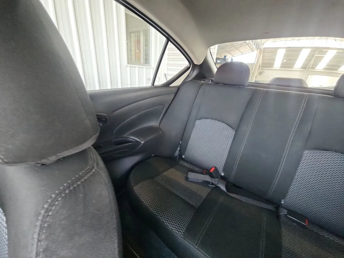Nissan Versa 1.6 Sense 4x2 Mt 4p año 2021