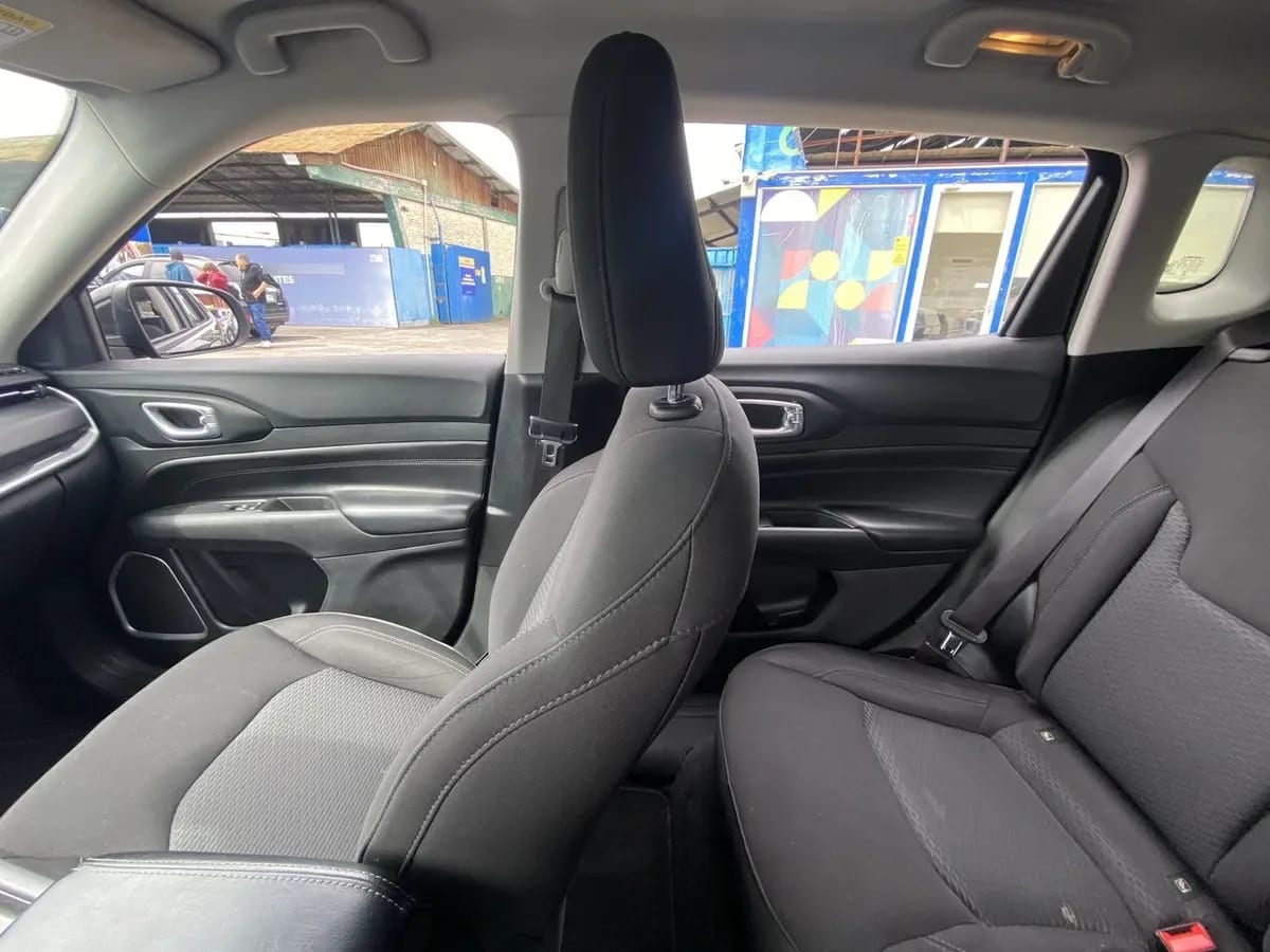 Jeep Compass 1.3 Sport 4x2 At 5p año 2023