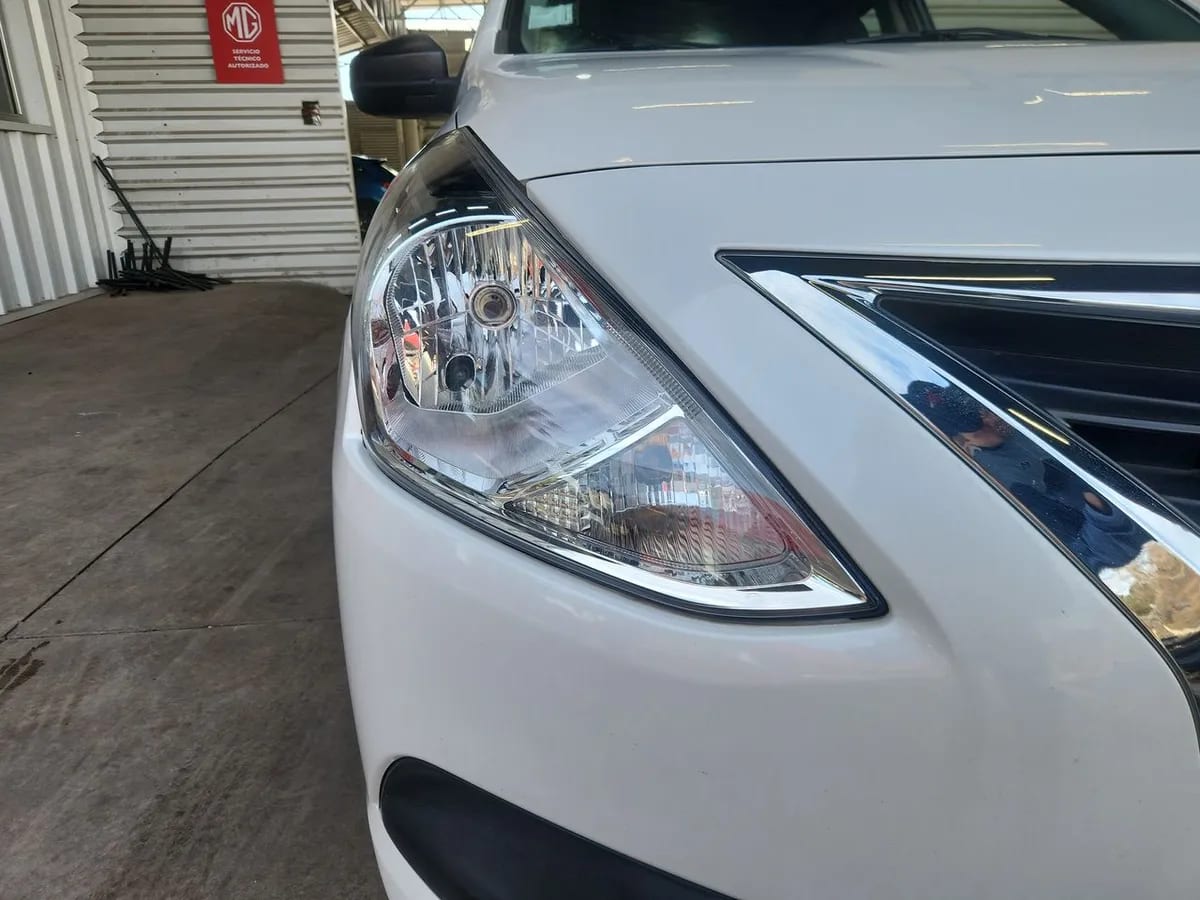 Nissan Versa 1.6 Sense 4x2 Mt 4p año 2021