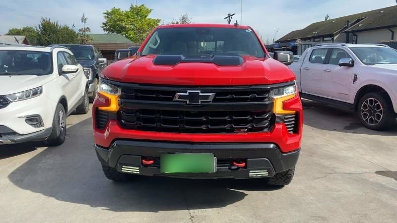 Chevrolet Silverado 5.3 Lt Trail Boss Z71 4x4 At 4p año 2024