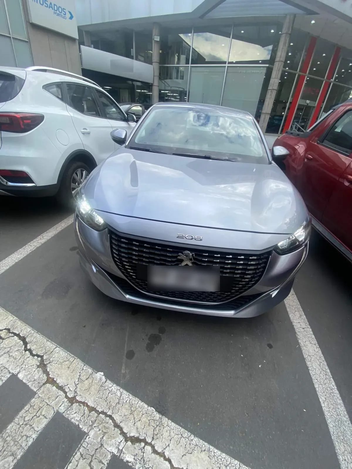 Peugeot 208 1.2 Signature Puretech 4x2 82 Mt5 5p año 2021