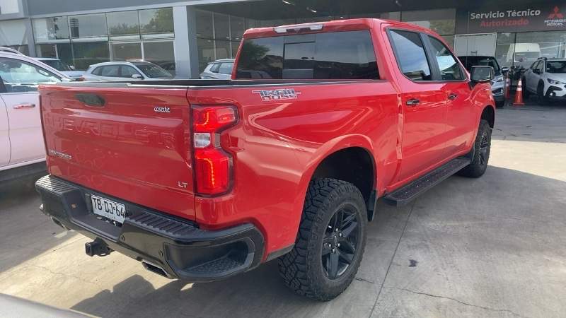 Chevrolet Silverado 5.3 Lt Trail Boss Z71 4x4 At 4p año 2024
