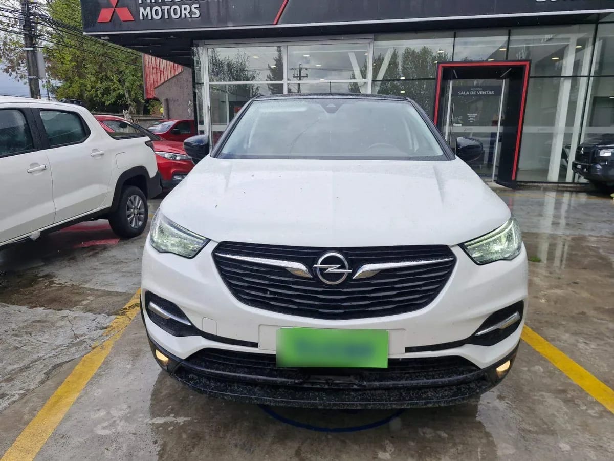 Opel Grandland 1.2t Dynamic 4x2 Mt6 5p año 2021