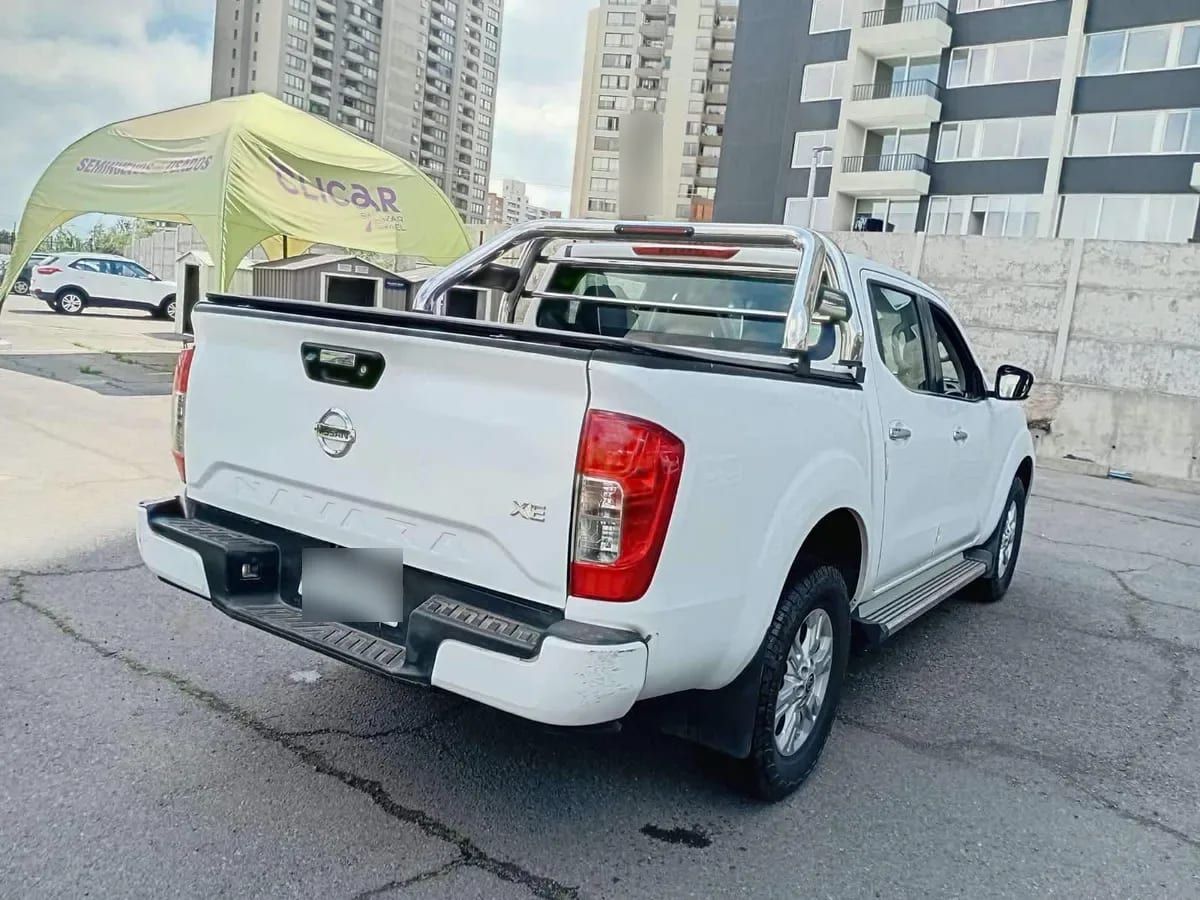 Nissan Navara 2.3d Xe Diesel 4x2 Dob.cab. Mt 4p año 2022