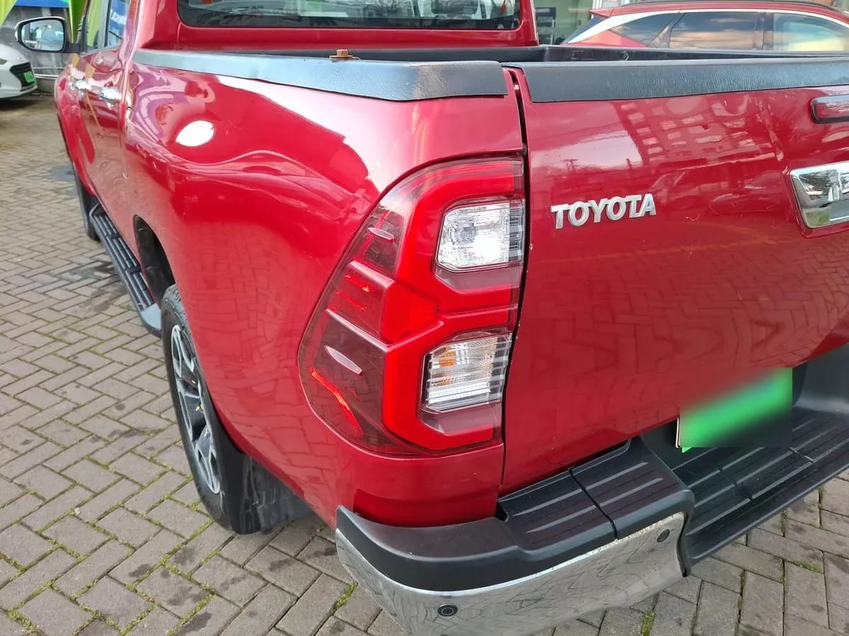 Toyota Hilux 2.8 Srv Diesel 4x4 Dob. Cab. At 4p año 2024