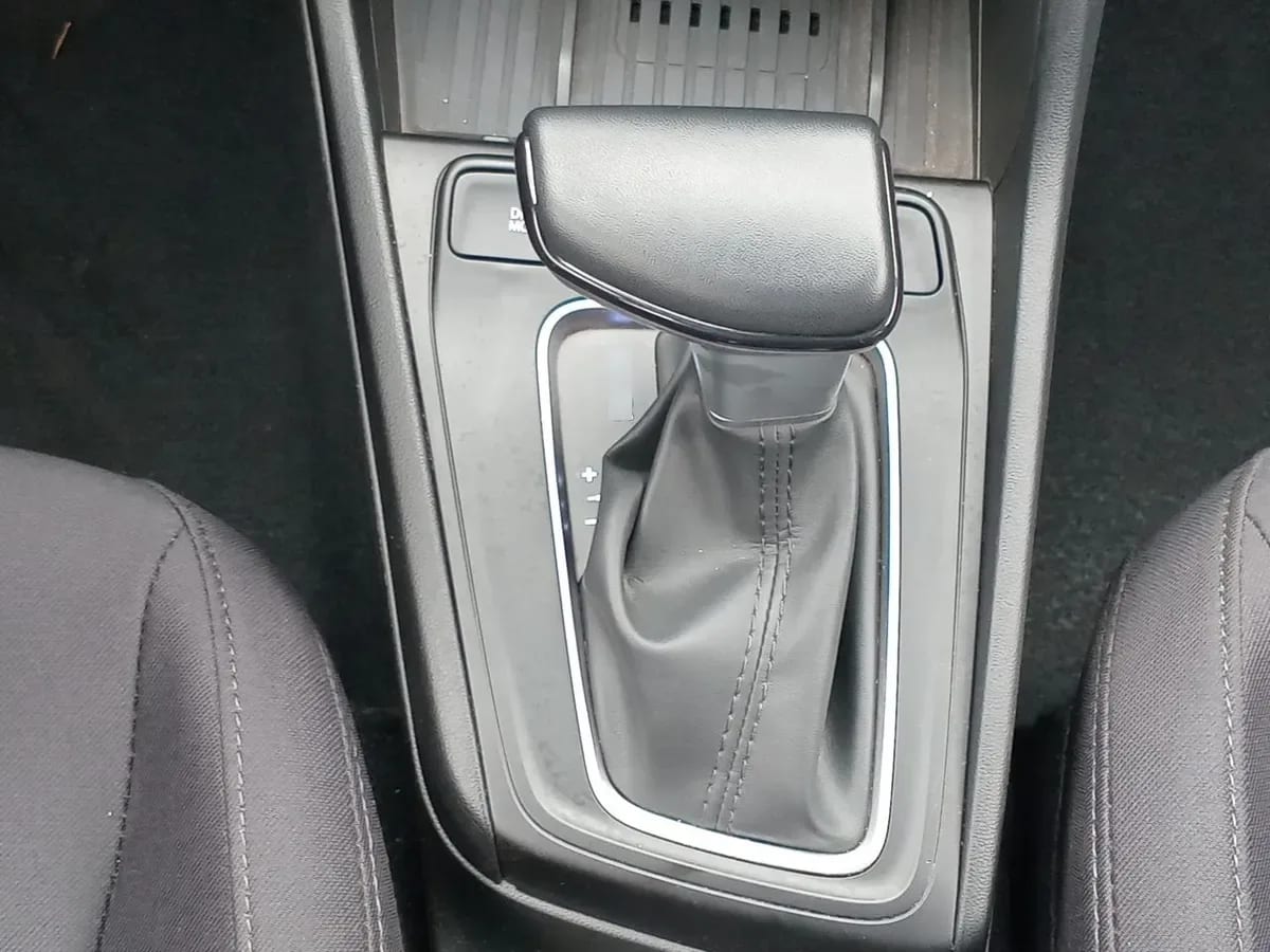 Hyundai Accent 1.5 Desing 4x2 At 4p año 2025