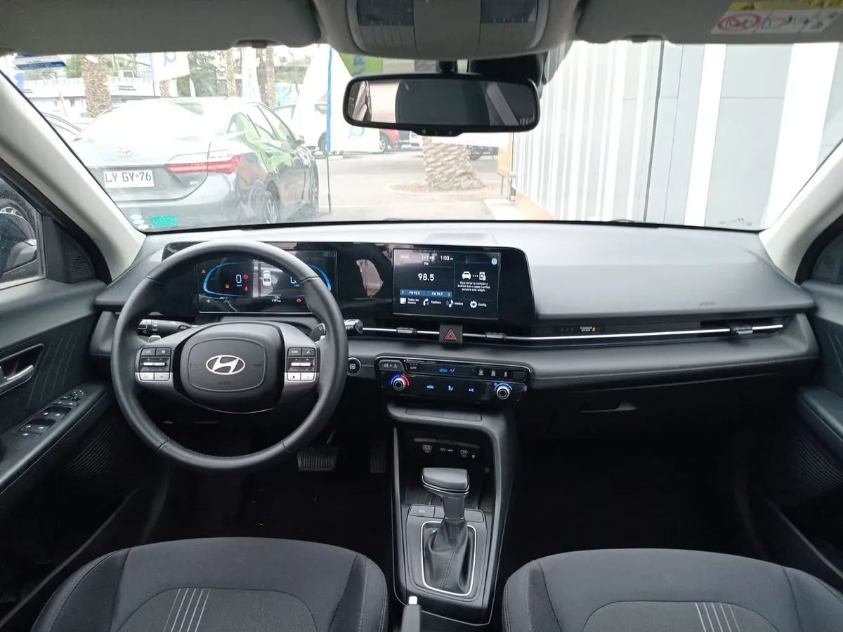 Hyundai Accent 1.5 Desing 4x2 At 4p año 2025