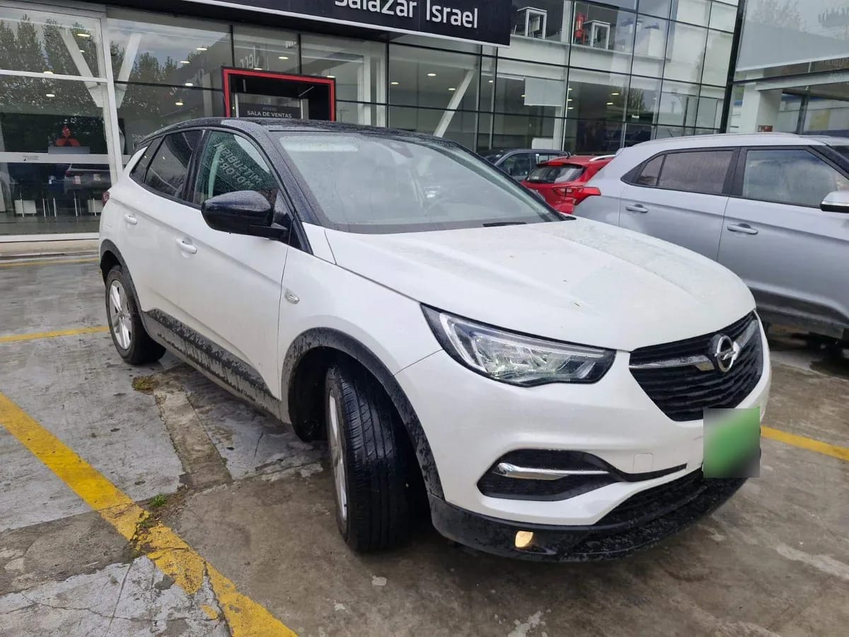 Opel Grandland 1.2t Dynamic 4x2 Mt6 5p año 2021