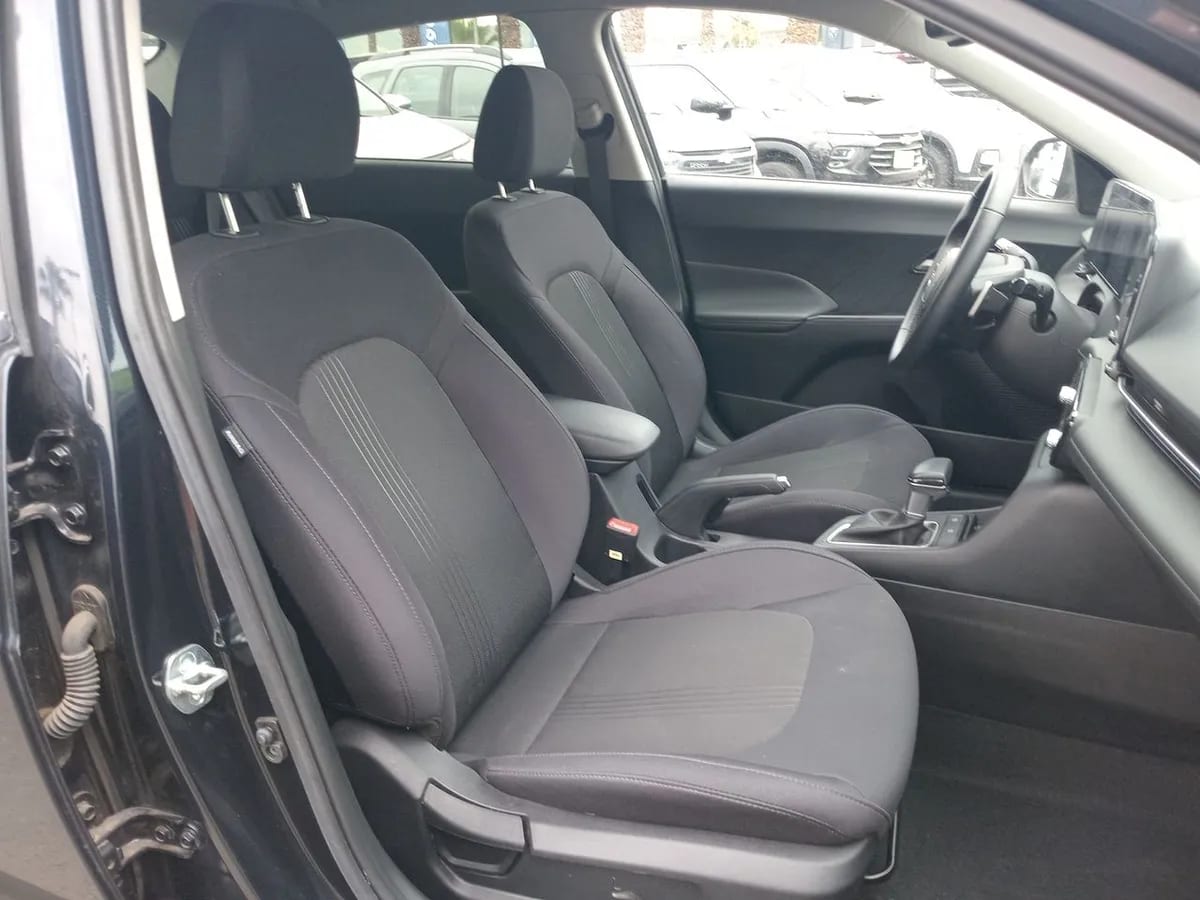 Hyundai Accent 1.5 Desing 4x2 At 4p año 2025